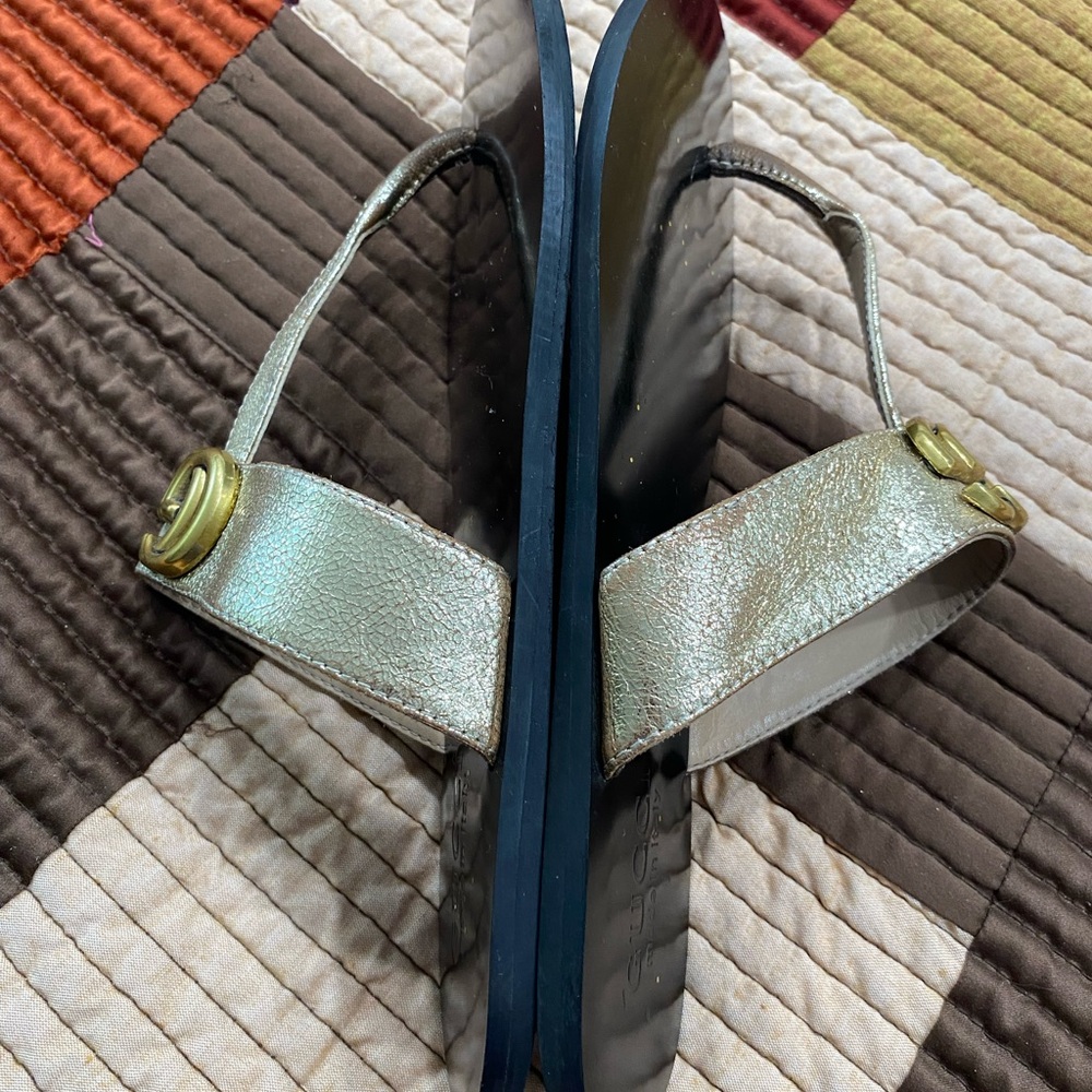Gucci Women's Metallic Gold Sandals with 2 Dust Bags - Picture 7 of 14